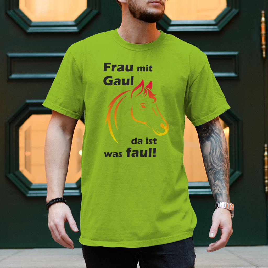 Frau mit Gaul da ist was faul